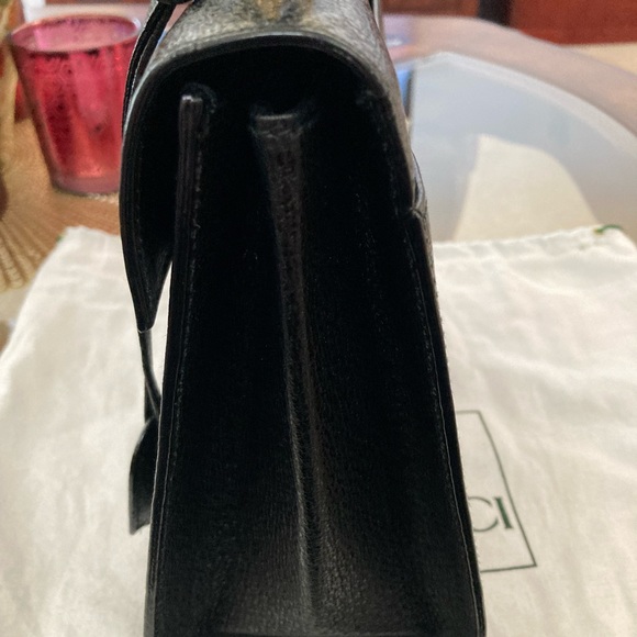 Pre-Loved Authentic Vintage Gucci Leather Handbag - Picture 6 of 9